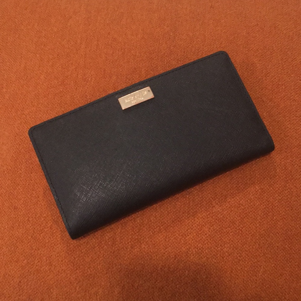 ⚡️SOLD⚡️Kate Spade — black wallet